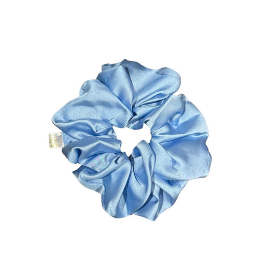 A soft pop of blue for everyday wear. Sky Whip is crafted from high-quality satin to reduce breakage and maintain shine.