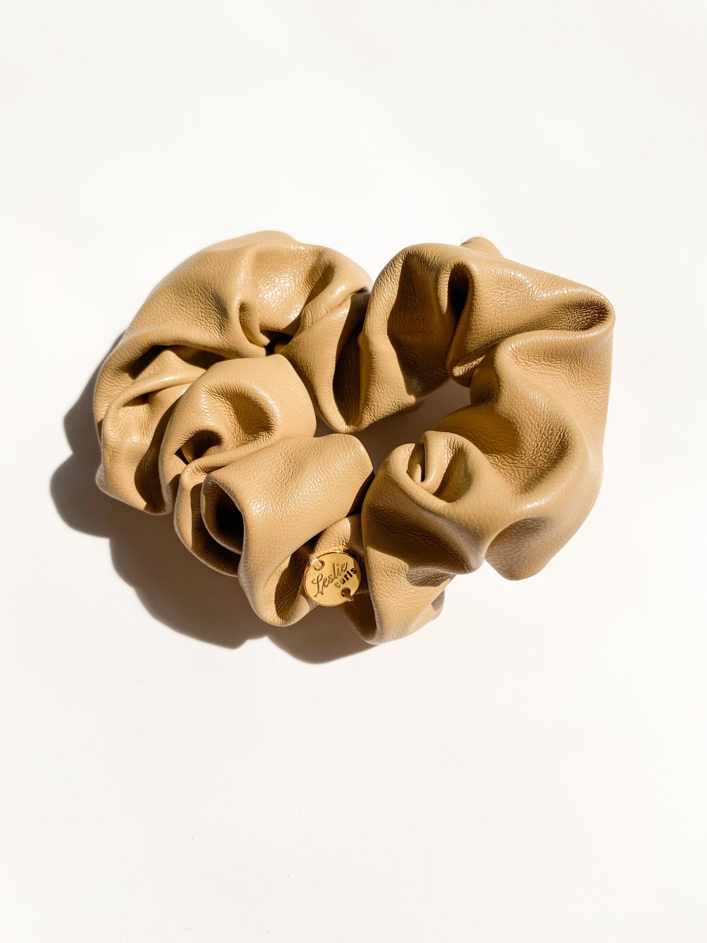 Vegan Leather Scrunchies in Caramelo