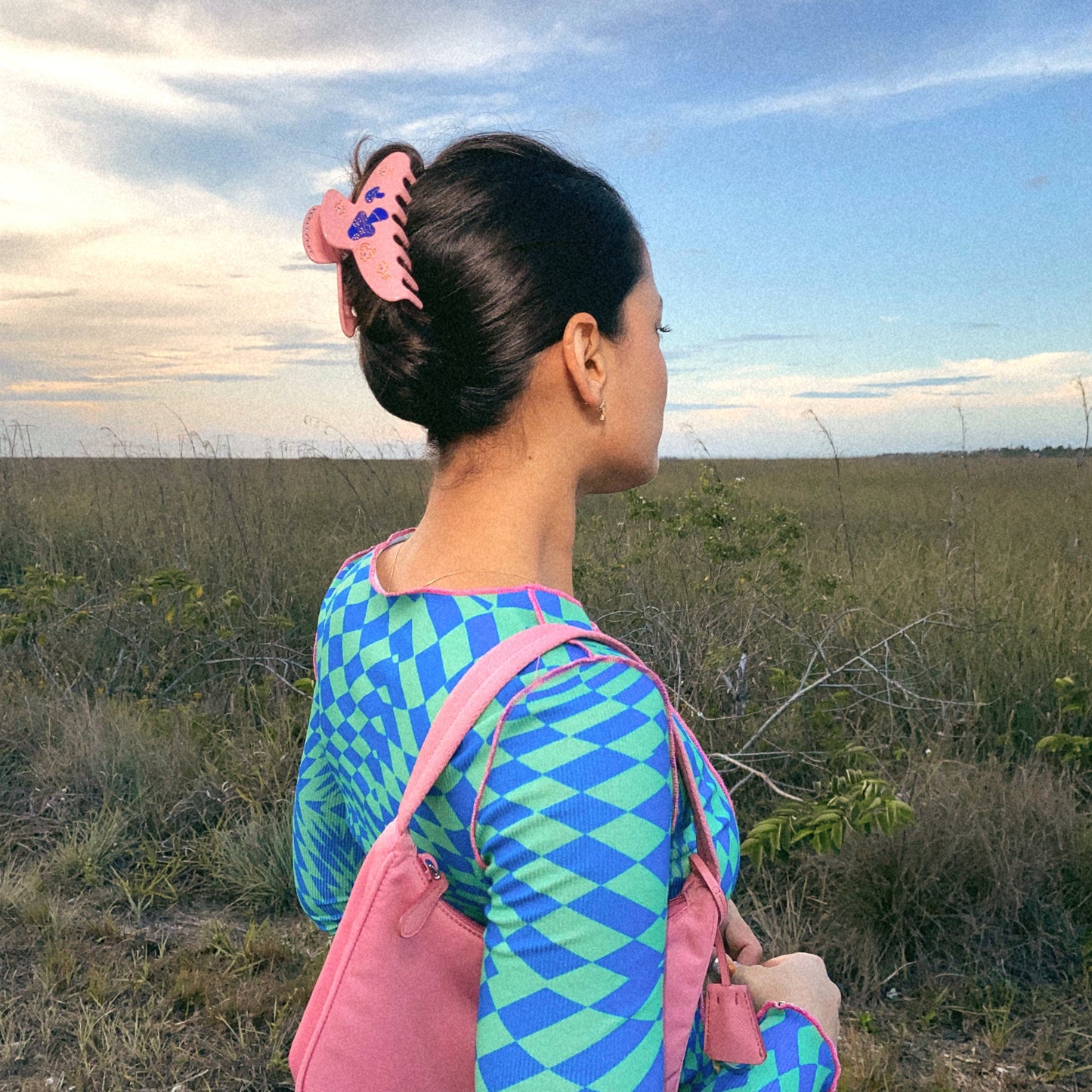 LESLIE clip in Fields of Pink